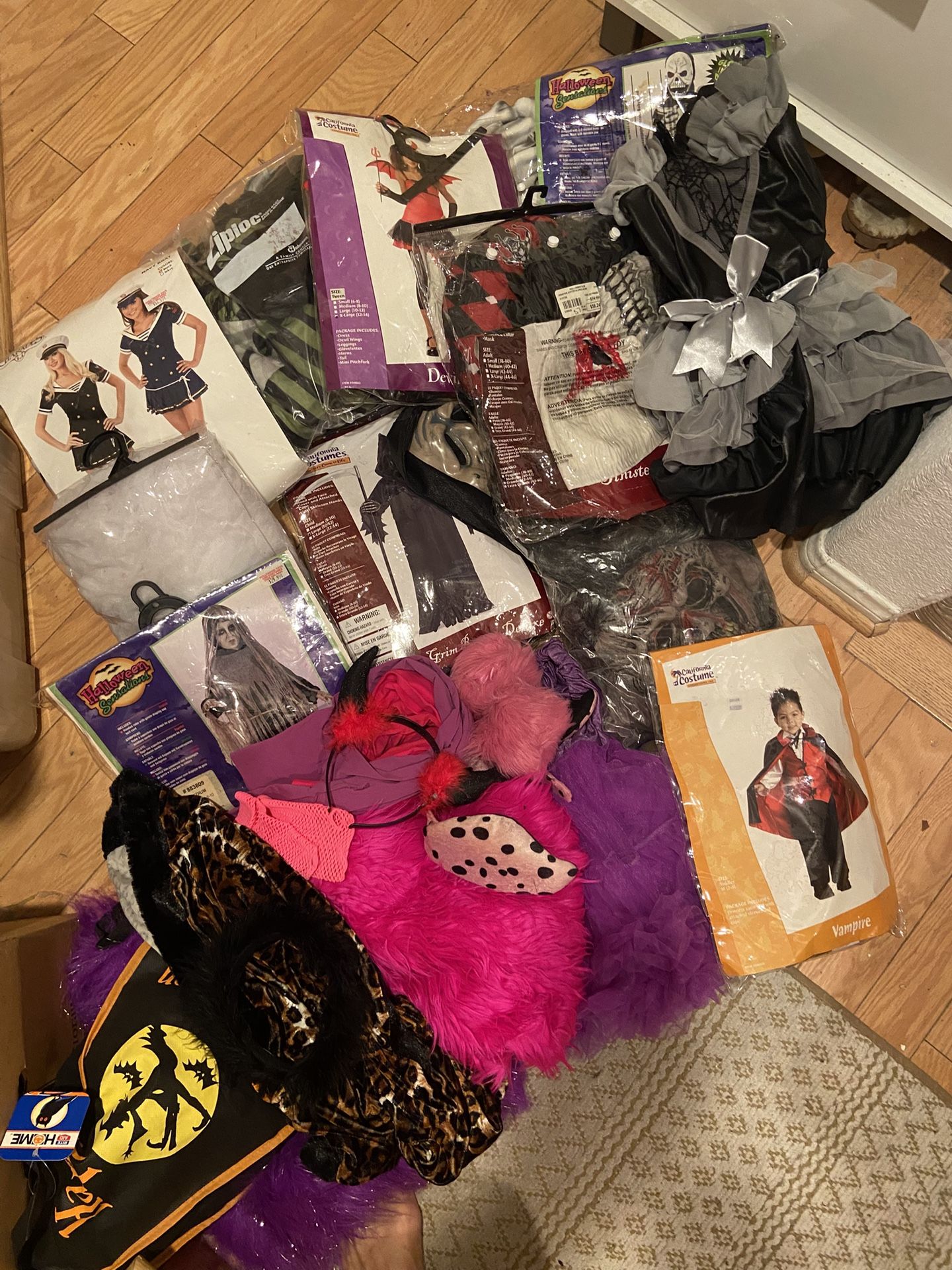 Halloween Costumes 