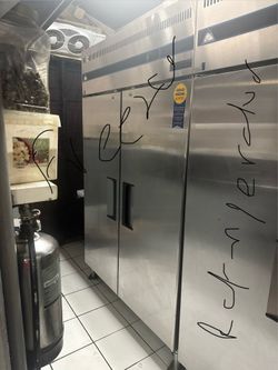 Commercial Everest Reach-In Freezer – Double Door Stainless Steel