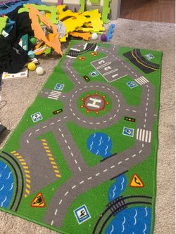 Train play rug