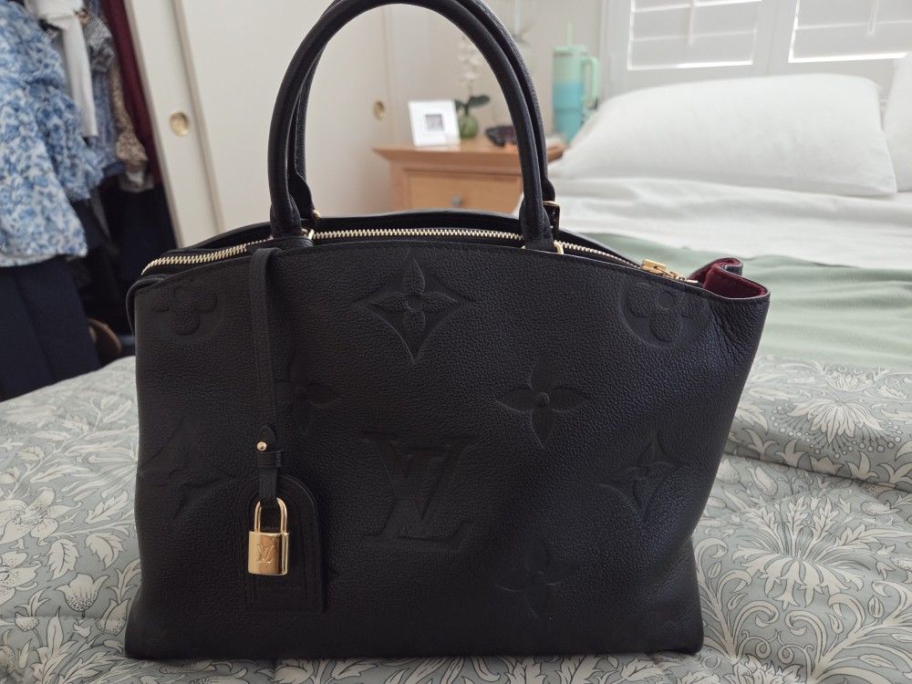 LOUIS VUITTON GRAND PALAIS HAND BAG