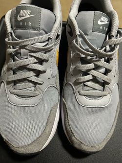 Men’s Nike shoes size 13