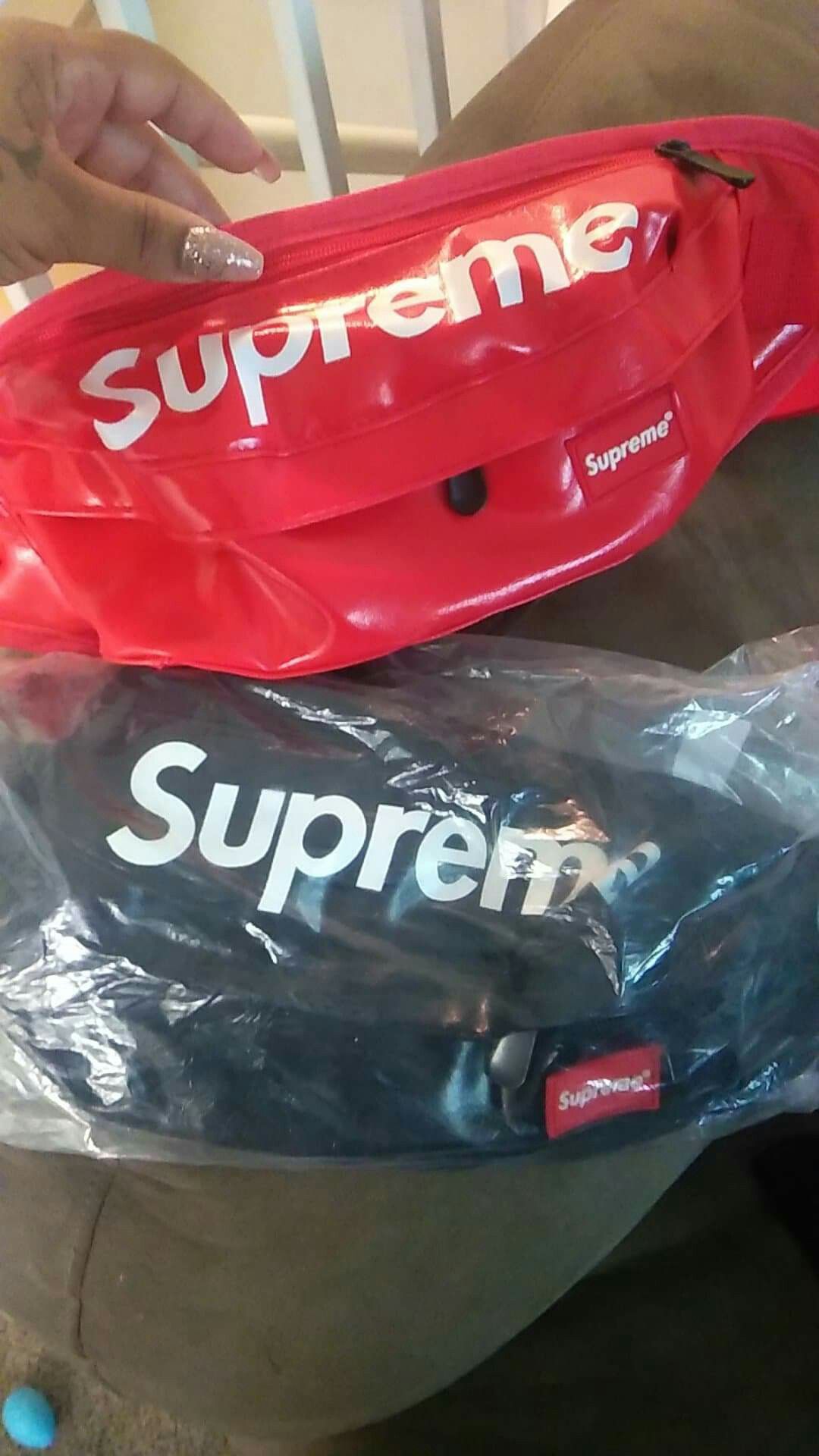 S U P R E M E Fanny Packs red or black