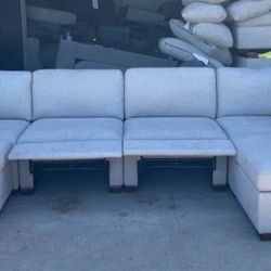 6 PIECE FABRIC MODULAR SECTIONAL WITH 2 POWER FOOTRESTS 