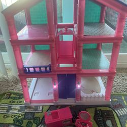 Doll House With Elevator And Working Doorbell