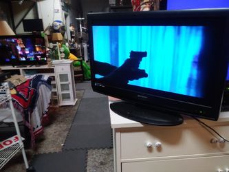 32 in flat screen Emerson TV for sale 📺
