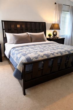 Modern King Bedroom Set + Sony 55” TV & Apple TV!!! (Complete Matching Set)