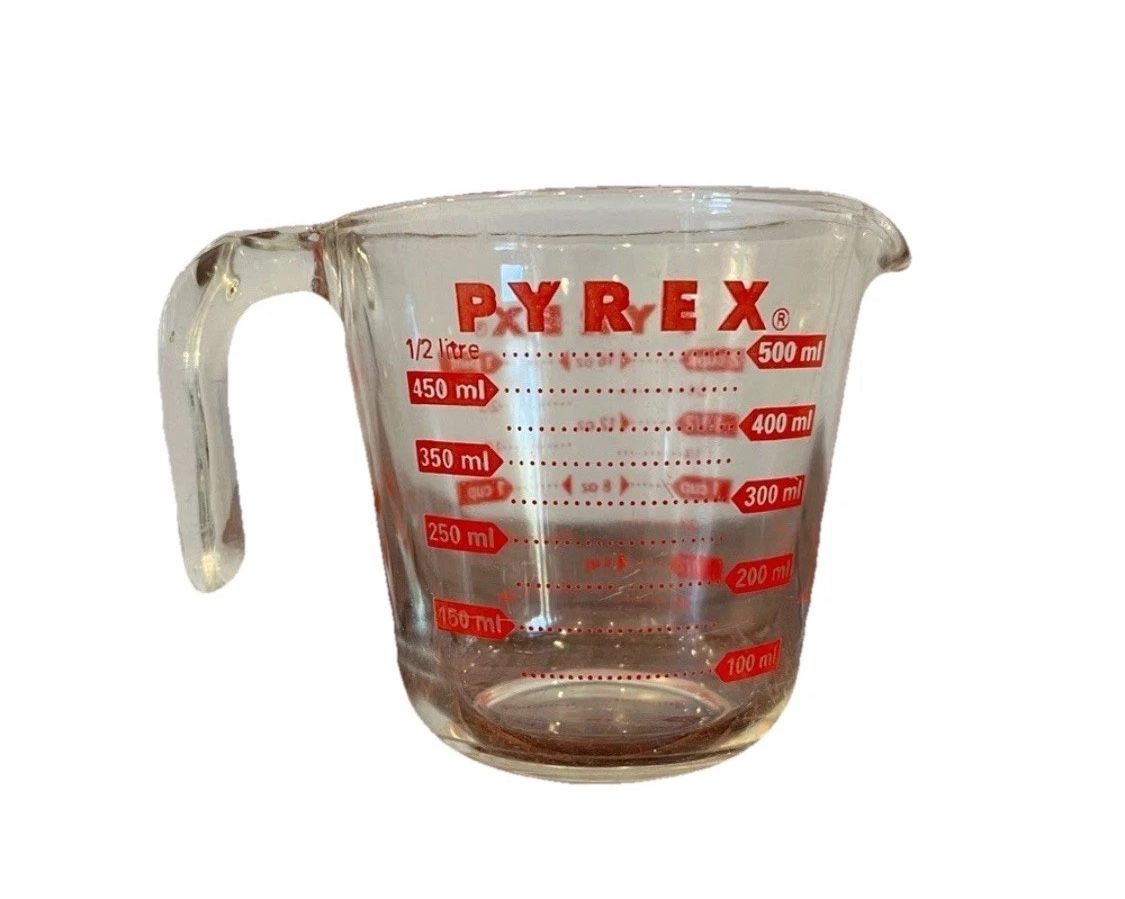 Vintage Pyrex Glass 2 Cup Measuring Pouring Red Letters Open Handle 16 Oz Pint