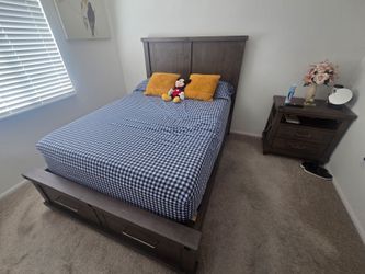 ***  Jaxon Grey Full Size Bed +  Nightstand ***