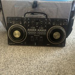 DDJ-REV1 DJ Controller And Travel Carrier 