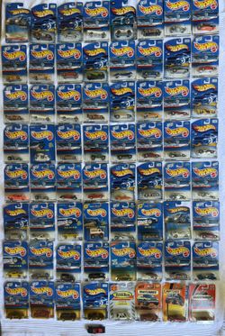 Hot Wheels Huge Lot, 64 NIB +118 Used many from 1970s