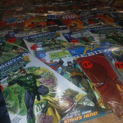 COMICS DC UNIVERSE RARE SEALED LOT