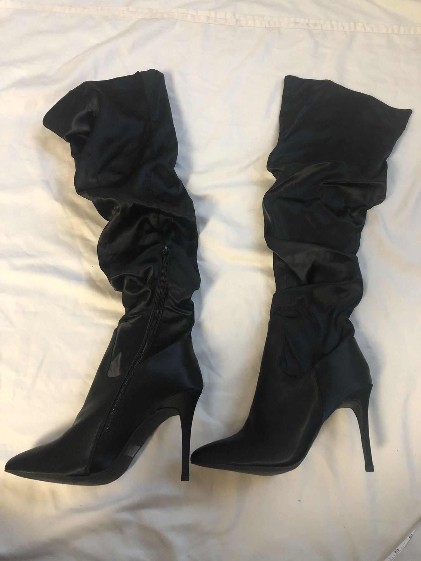 WILD DIVA RUCHED HIGH HEEL BOOTS SIZE:9