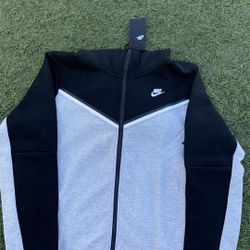 Nike Tech 