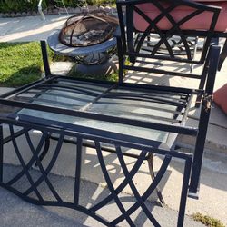 Free Damaged Metal Table With Chairs Some Cushions