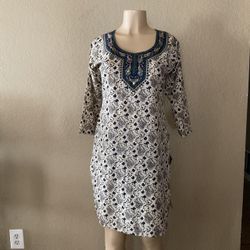 Paisley Print Kurti with Embroidered Neckline