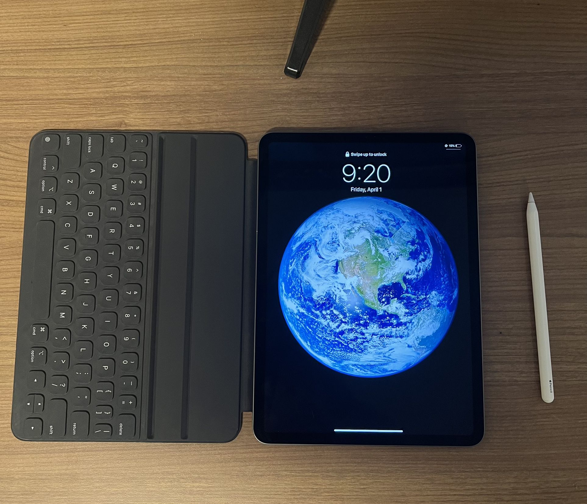iPad Pro 11” (Model A1980) 64gb + Smartfolio Keyboard + Apple Pencil