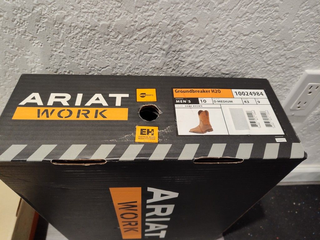Men Ariat Work boots - Groundbreaker H20 size 10 