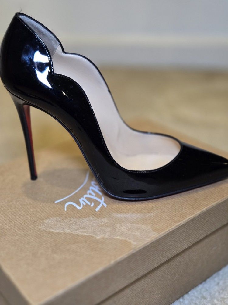 Christian Louboutin Size 40