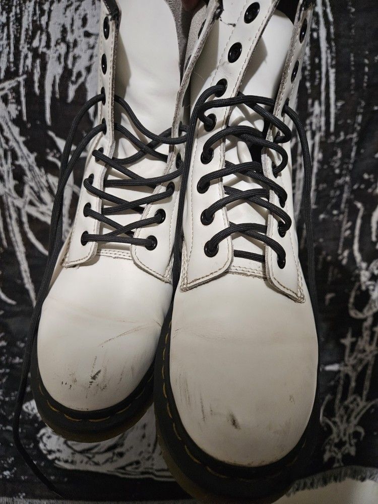 White Dr Marten Vintage Boots, M8/W 9.5-10