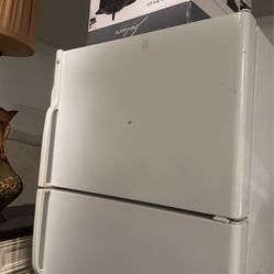 General Electric Refrigerator With Water And Ice maker refrigerator 
