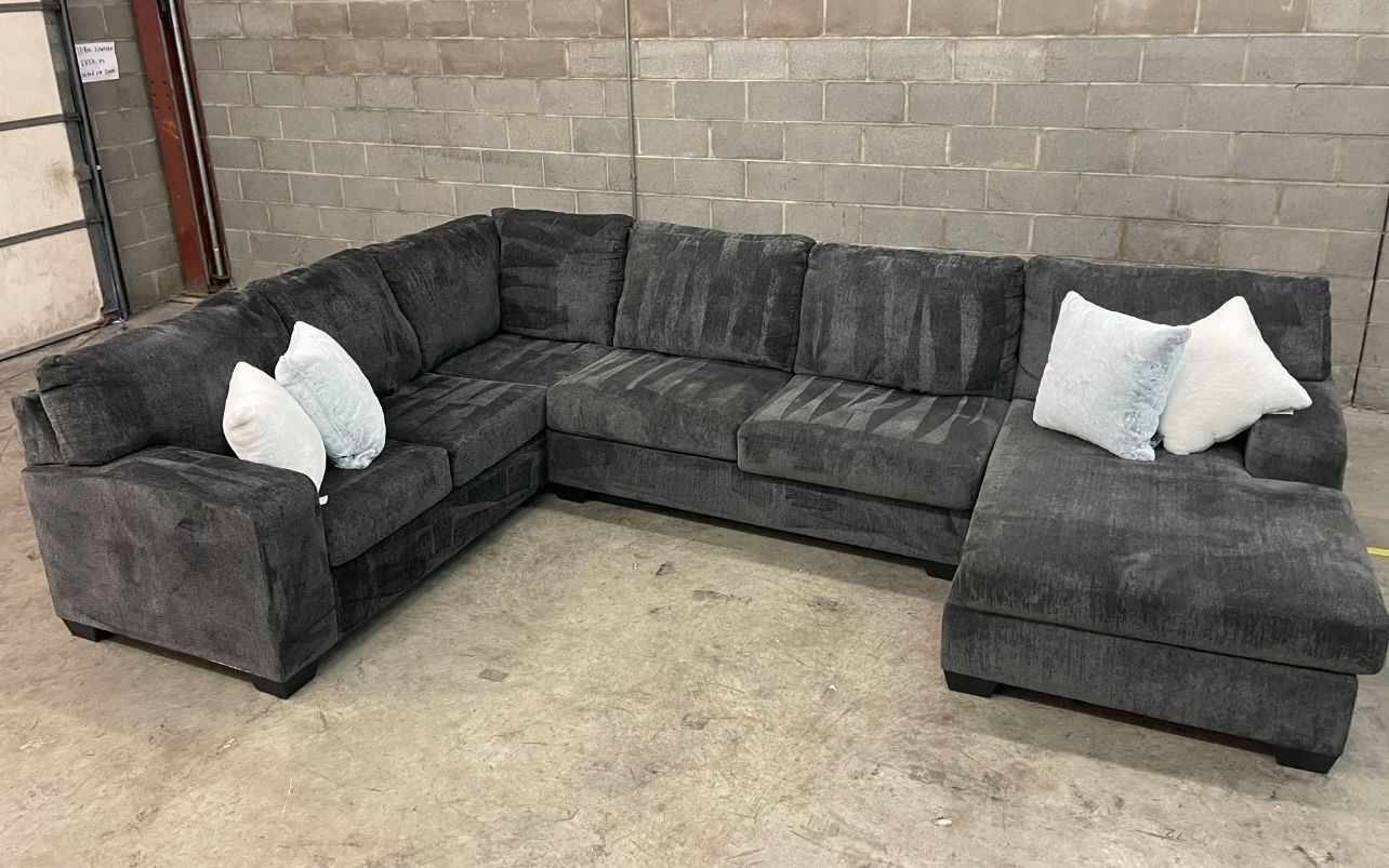 Ashley Furniture Ballinasloe 3-Piece Sectional in a smoky gray