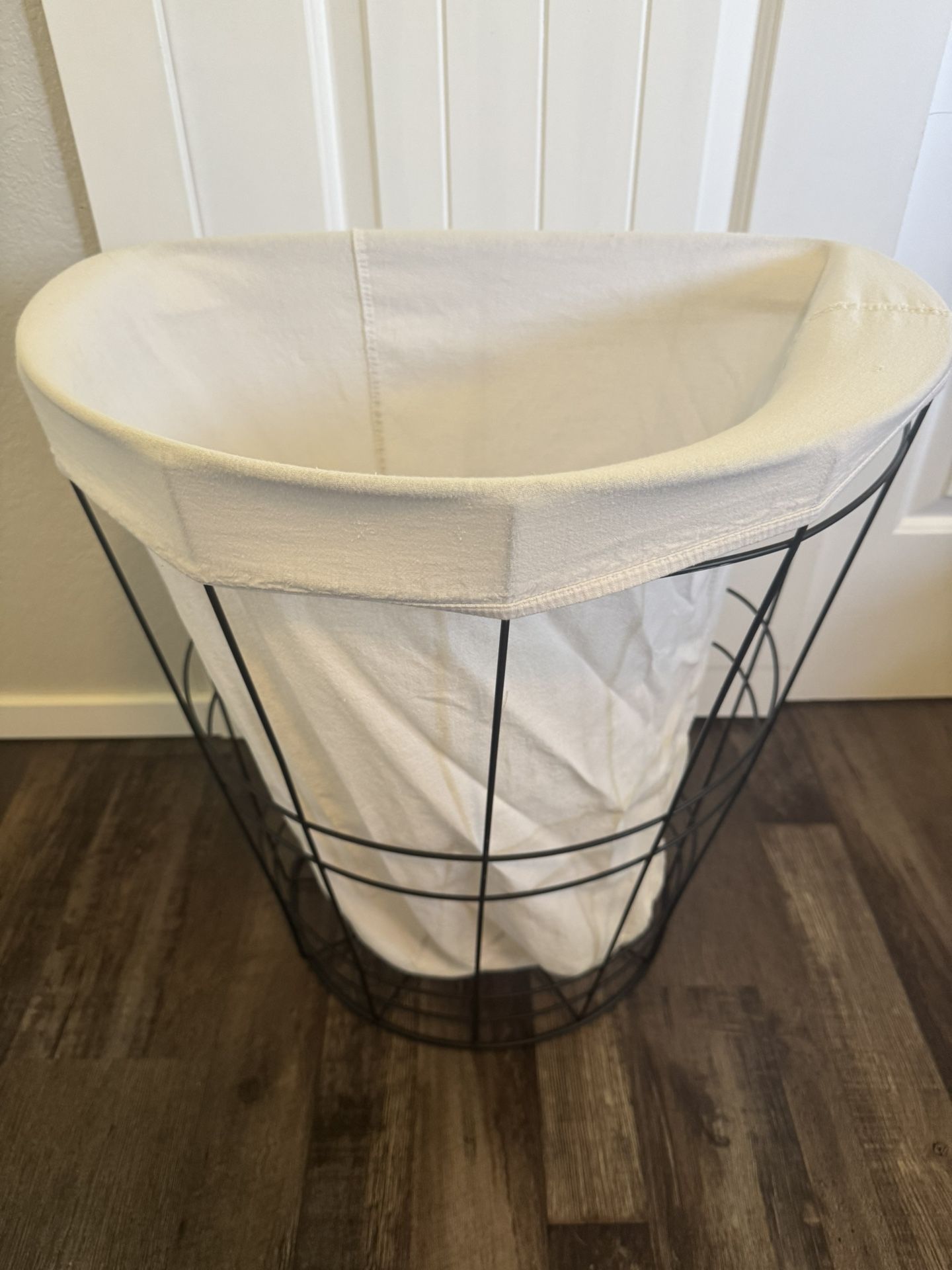 Wire Hamper
