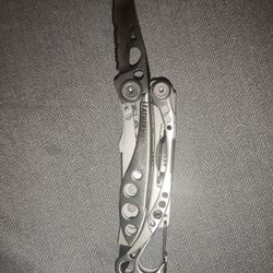 Leatherman Skeletool 