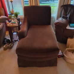 Free Ethan Allen Chaise 