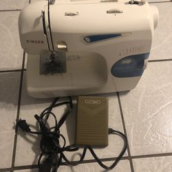 Singer Electric Swing Machine $30