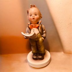 Vintage porcelain figure. Germany