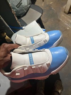 UNC Jordan 11 Size 10.5