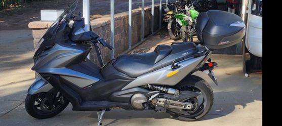 Kymco AK 550