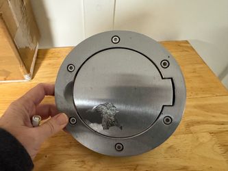 Mitsubishi Eclipse Alloy-Style Fuel Door – Damaged / Repair Project