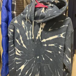 Girls Medium Size Pull Over Sweatshirt Good Condition 