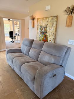- ELECTRIC RECLINER! 🛋️ ⚡️