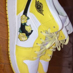 Jordan 1 ‘Dynamic Yellow Floral’