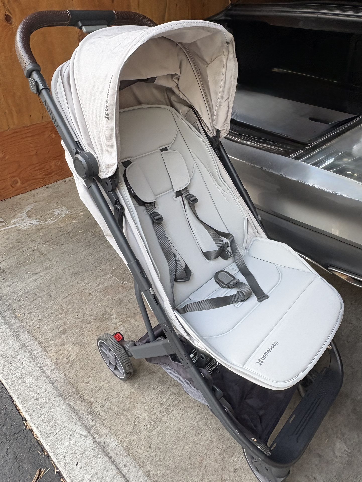 Uppababy Minu V3 (Savannah) W Accessories