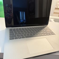 Microsoft surface laptop studio i7 processor with an rtx 3050 gpu
