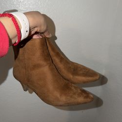 Women’s Boots Size 7