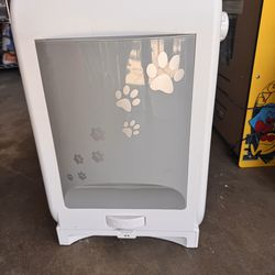 Eye Pet Vac Touchless Vacuum