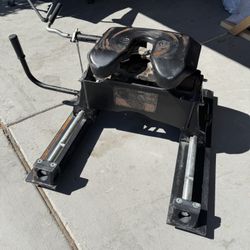 Ram Fifth Wheel Hitch - Mopar 20 (20k Lbs) 