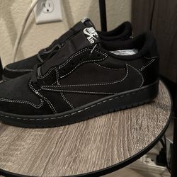 Travis Scott low black phantom