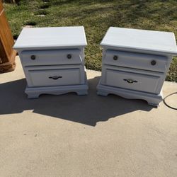 2 Nightstands 