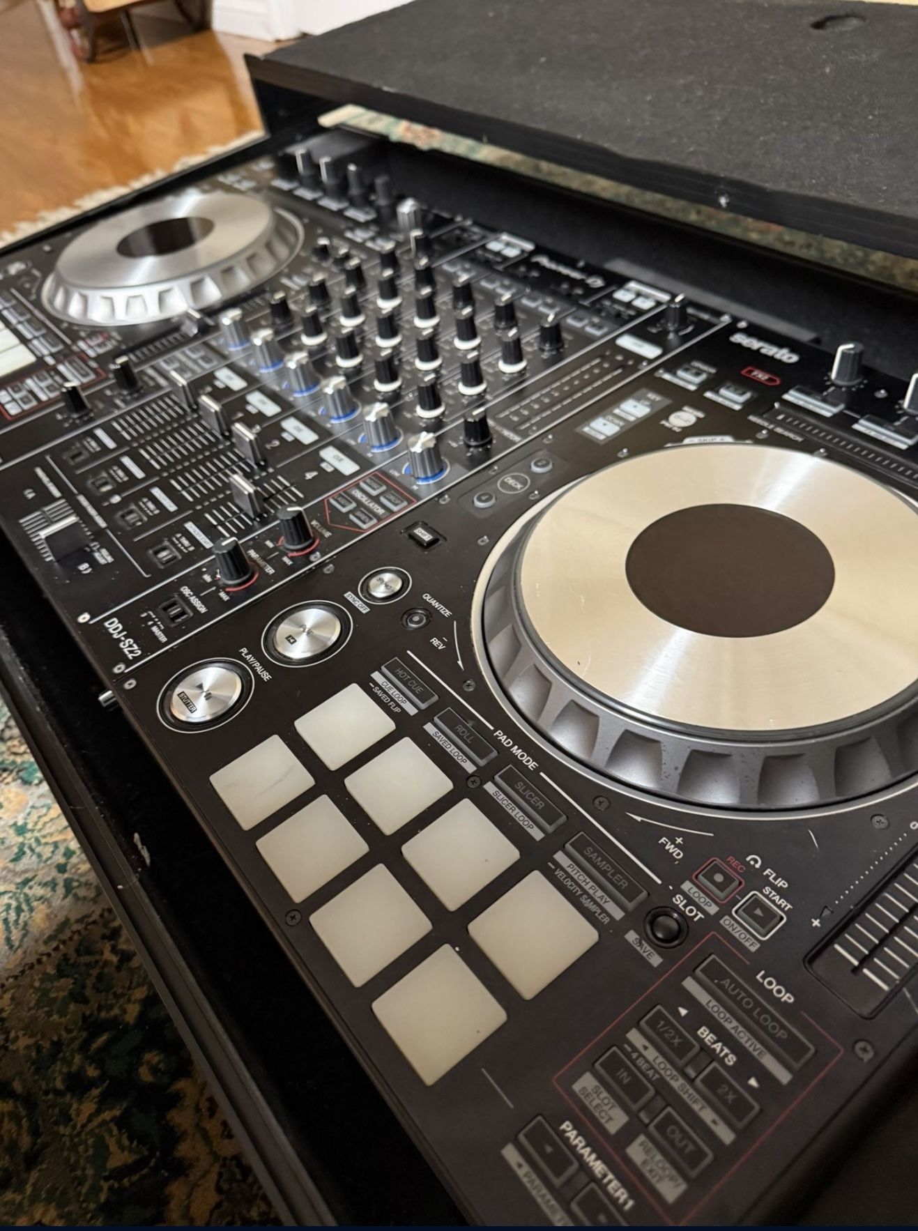 Pioneer DDJ-SZ2 With Flight Case