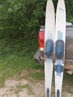 Connelly Water Ski's