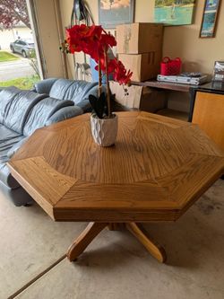 Oak poker table