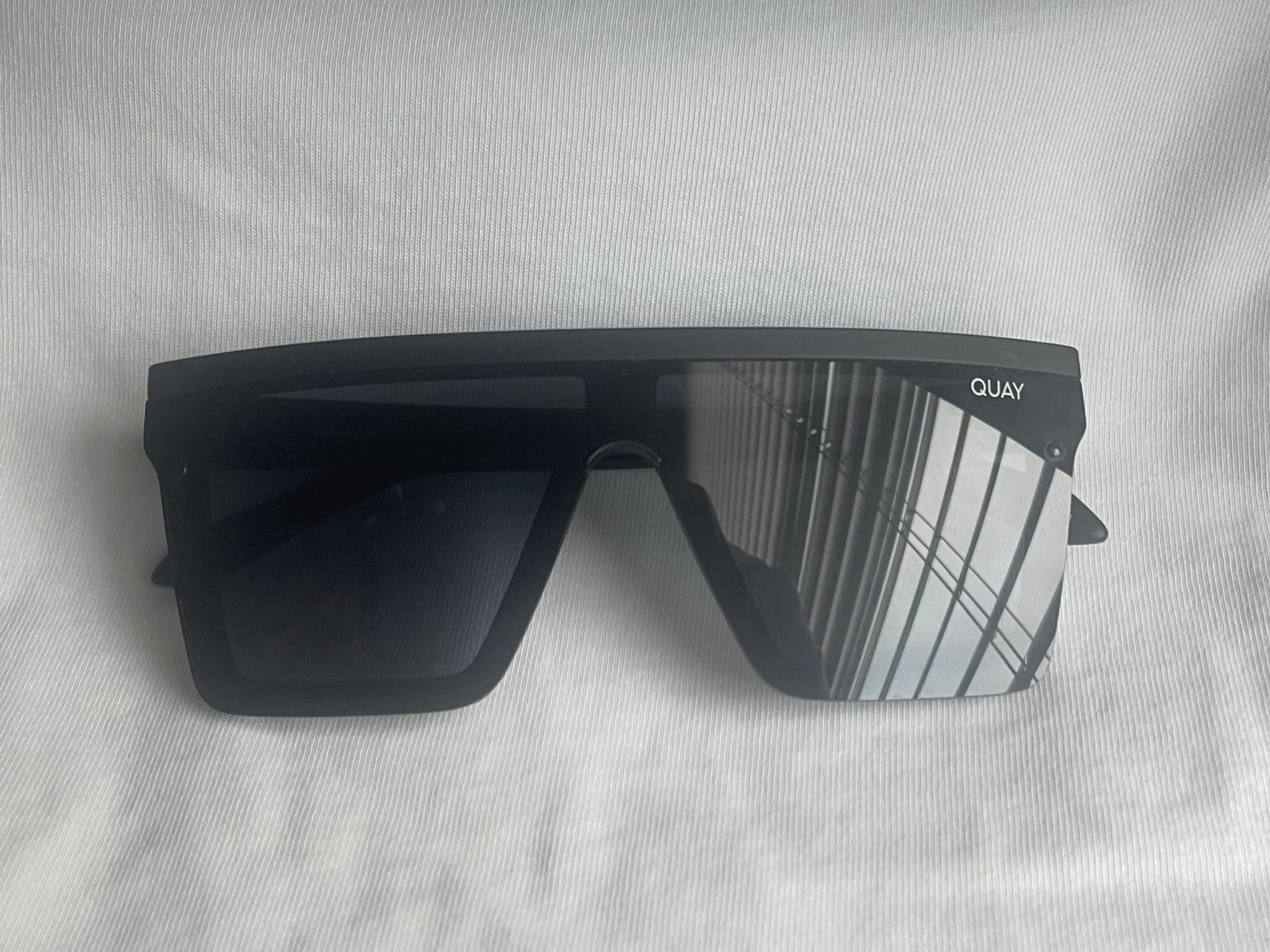 Quay Hindsight 125 Sunglasses $50 OBO