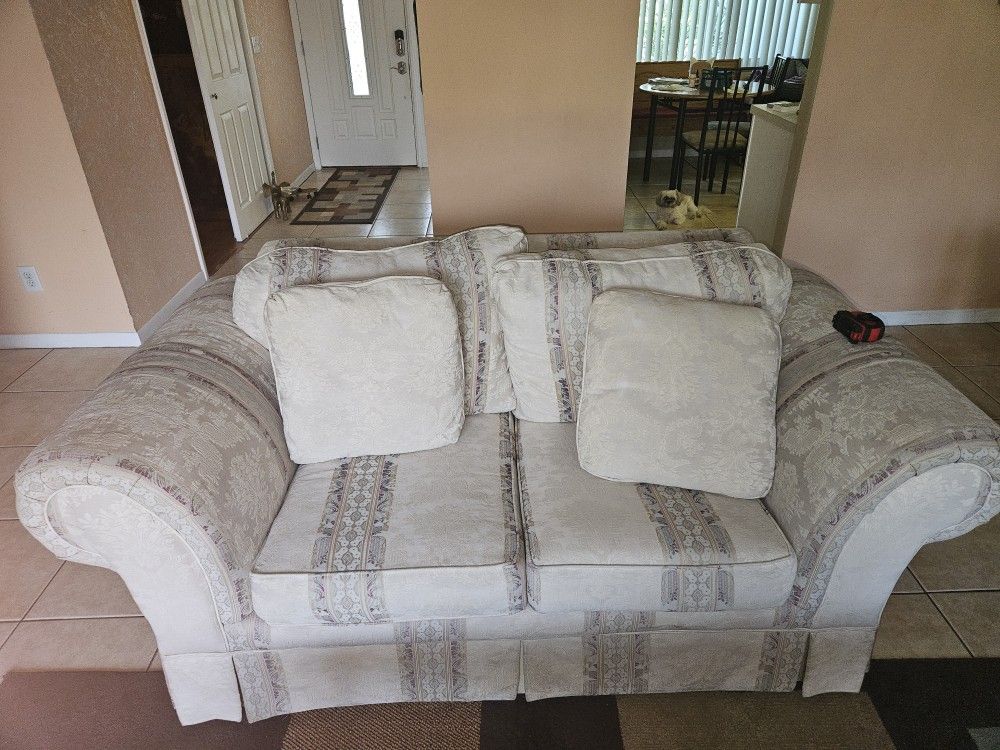 Beautiful 3 Seater And 2 Seater Couch ! 
