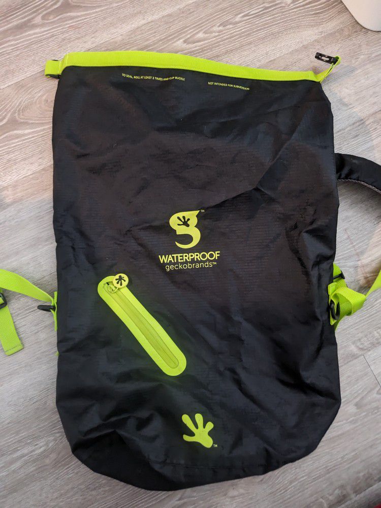 Geckobrands Waterproof Backpack 