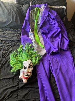 Full joker costume 35$